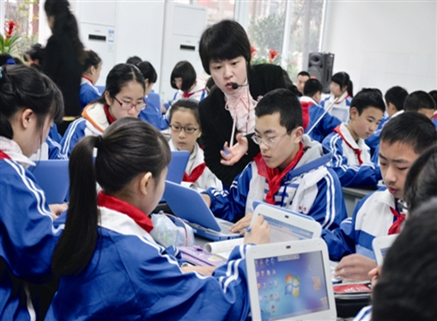 藍(lán)白校服生