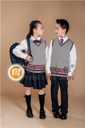 小學生校服專業(yè)訂做廠家有哪些？