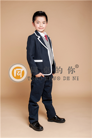 小學(xué)正裝4.jpg 小學(xué)正裝4.jpg