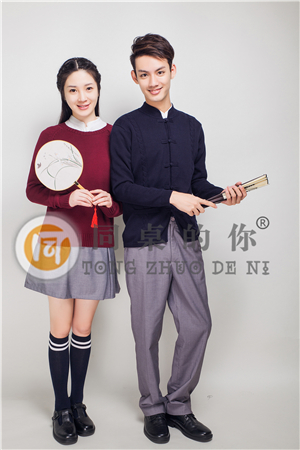 中小學(xué)生統(tǒng)一穿著校服的意義和作用是什么？