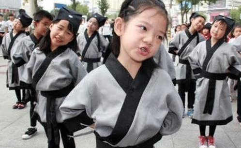 漢服成為小學(xué)生校服？家長紛紛提議反對，原因就兩個字！