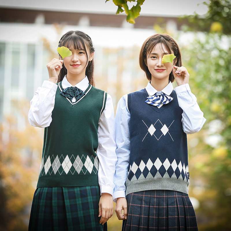 校服應該怎么搭配才能更好看?