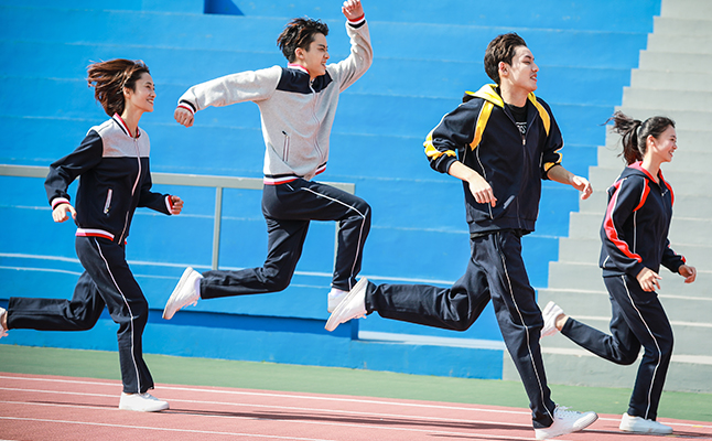 小學(xué)生運動校服采用什么面料比較好？