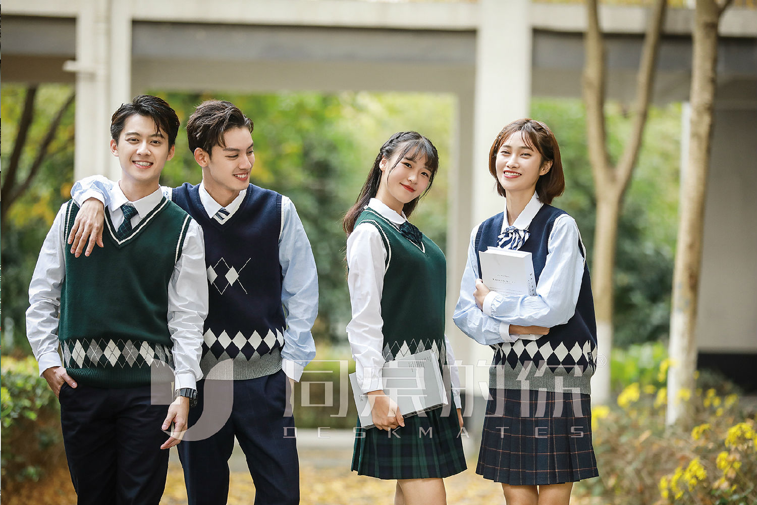 為什么普通學(xué)校女生校服是褲子，貴族學(xué)校校服卻是裙子呢？