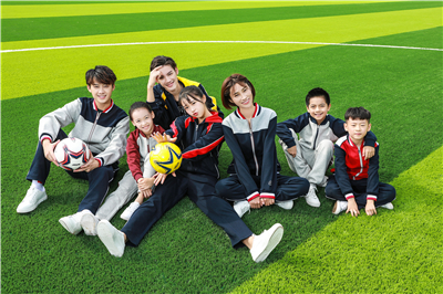 專業(yè)校服廠家教您如何選擇健康的運(yùn)動(dòng)校服 專業(yè)校服廠家教您如何選擇健康的運(yùn)動(dòng)校服