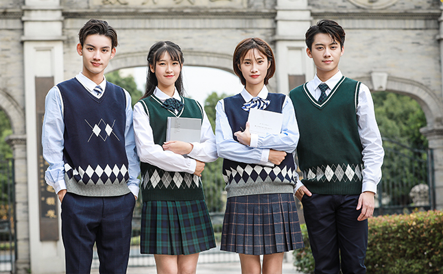 學(xué)校在什么時候最適合定制校服？