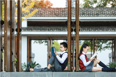 訂購夏季幼兒園園服時(shí)需要注意哪幾點(diǎn)？