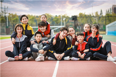 校服生產(chǎn)廠家的定制流程是什么樣的？