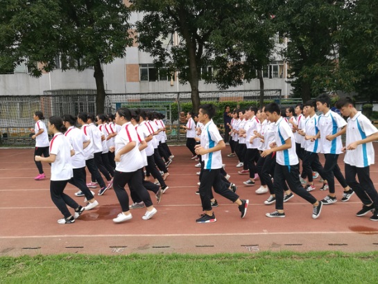 簡(jiǎn)單介紹校服定做的設(shè)計(jì)理念 簡(jiǎn)單介紹校服定做的設(shè)計(jì)理念