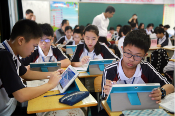 初中校服定制應(yīng)該穿嗎？