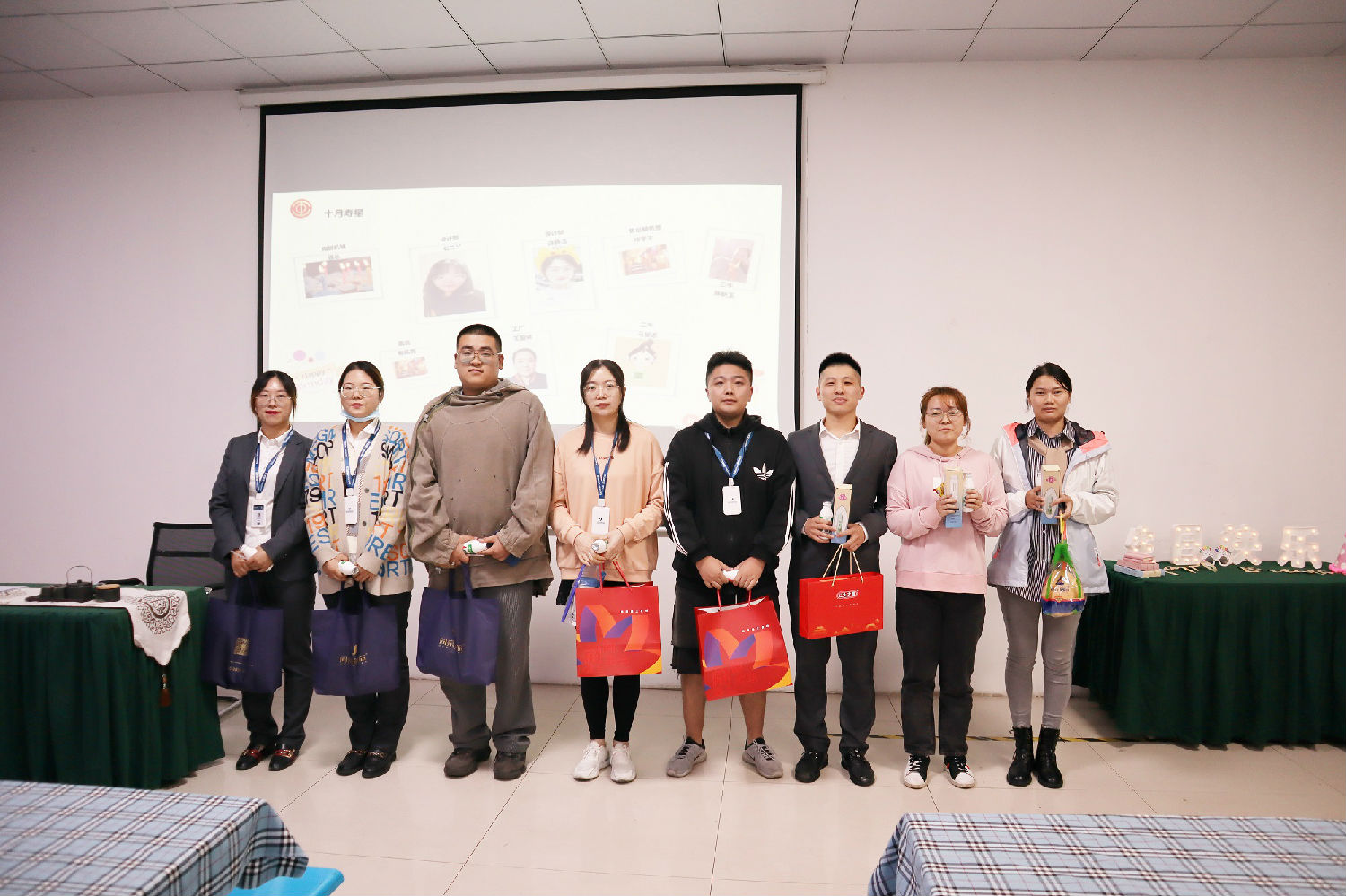 悅享經(jīng)典 同慶生辰 | 圣瀾服飾第十八次悅讀會暨大牌生日會