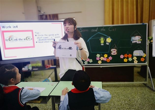學生校服定做怎樣設計才會受學生的歡迎？