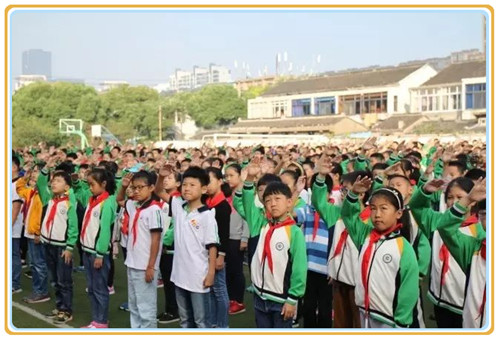 尋找中國(guó)最美麗的校服，這些校服是你喜歡的嗎？