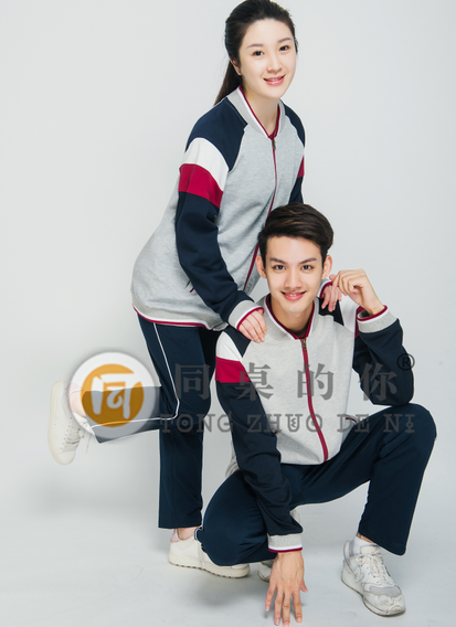 將中學(xué)生校服穿好看的秘訣