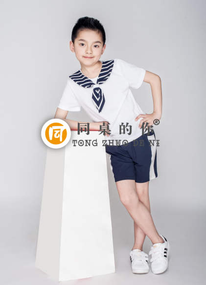 小學校服造型要素的解析