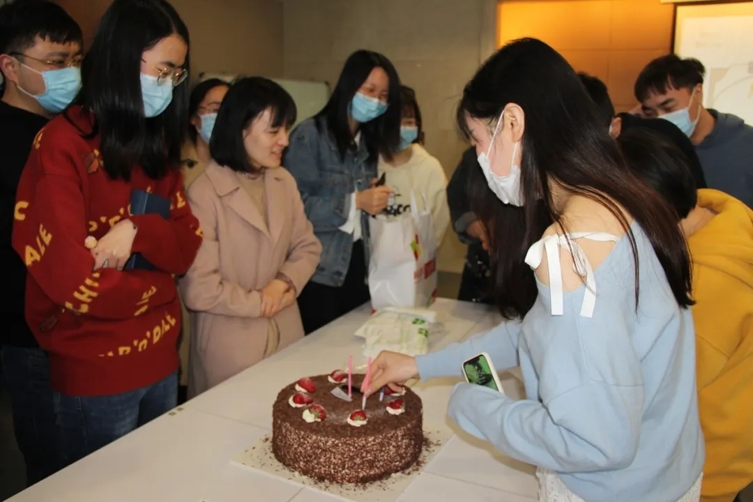 大牌生日會(huì) | 溫暖前行，愛(ài)在同桌的你