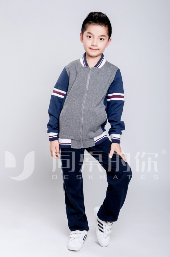 如何正確選擇中小學(xué)生校服定做廠家？