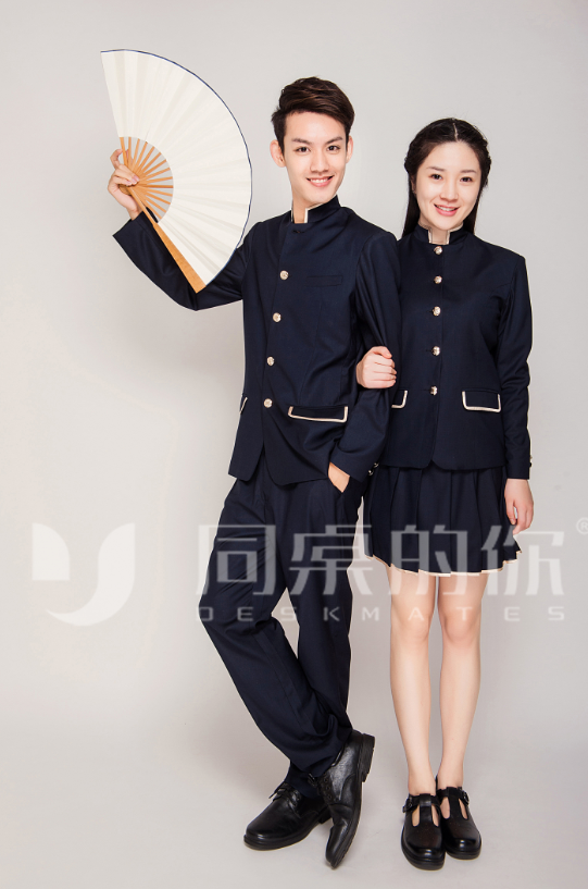 同桌的你是如何為同學(xué)們量身定制校服的？