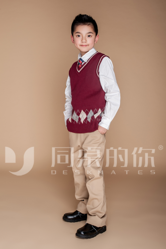 定制校服加裝反光條，讓學生出行更安全