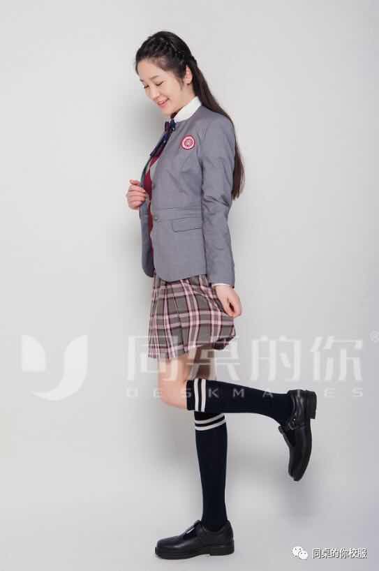 選擇專業(yè)的班服生產(chǎn)廠家需要準(zhǔn)備什么？