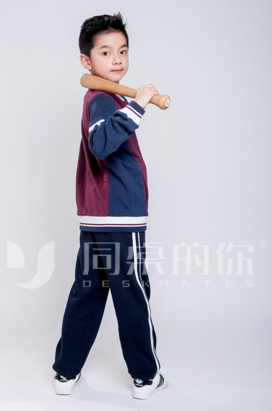 時代變遷對校服設(shè)計的影響