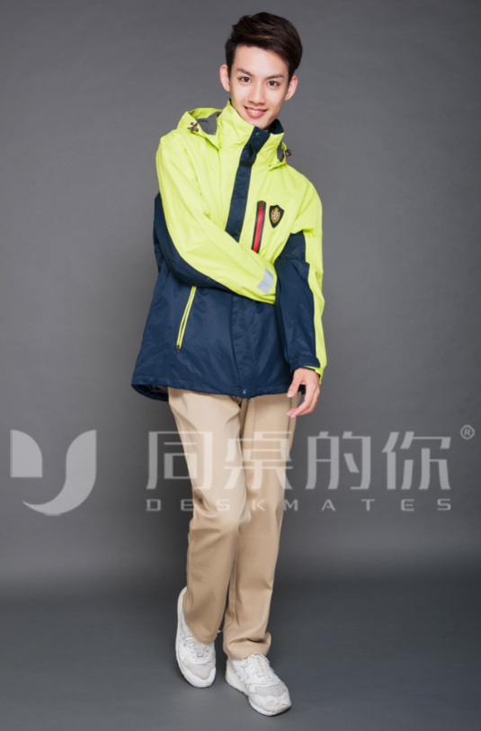 校服定做廠家哪個(gè)比較專業(yè)？