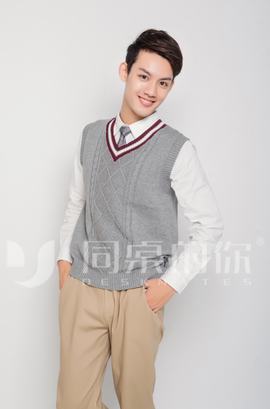 如何讓發(fā)黃的定制校服煥然一新？