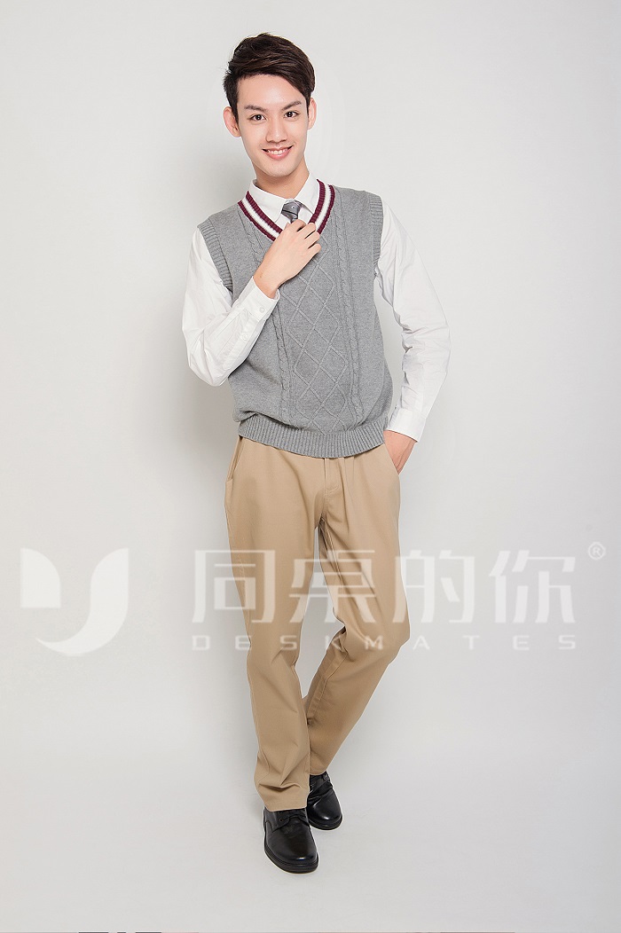 用這三種鞋子搭配學生校服定做，時尚又有范