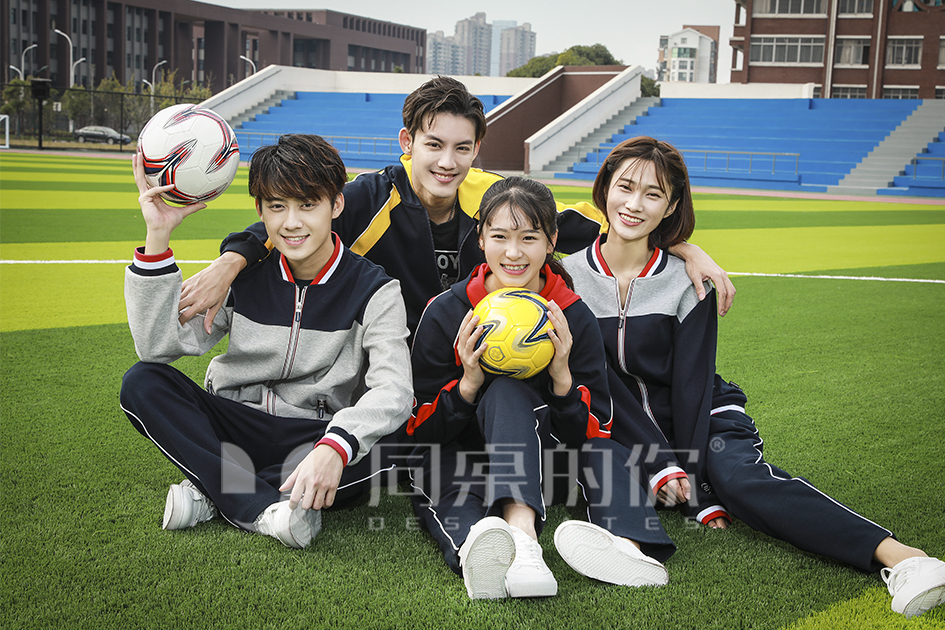 在家應(yīng)該如何清洗純棉材質(zhì)的學(xué)生校服呢？