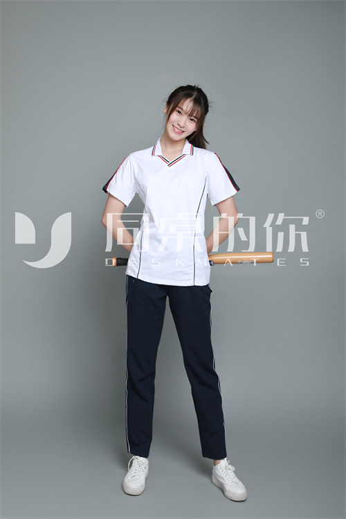 校服制服如果發(fā)霉了，應(yīng)該如何處理？？