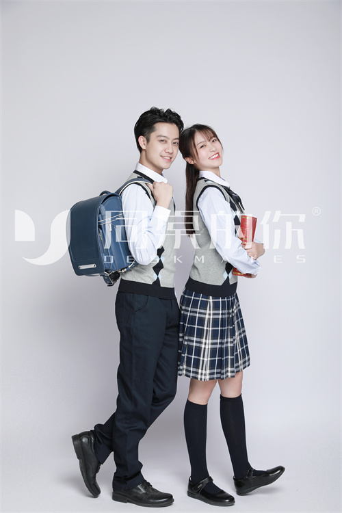 日本學(xué)生搭配的日式校服到底是什么樣式的？