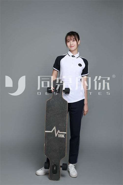 為什么說中學(xué)生校服是校園文化的體現(xiàn)呢？