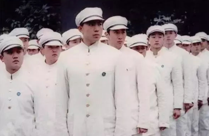 國潮降臨，看到這些屬于我們的中式校服，我振奮了！