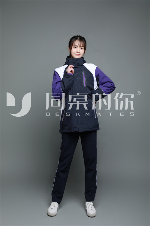 定制校服沖鋒衣的特點有哪些？