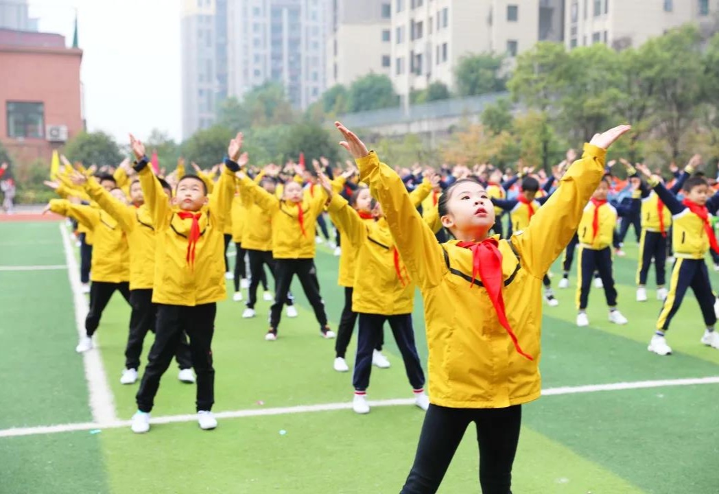 校服廠家定做的校服能直接穿嗎？