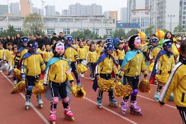 校服設(shè)計(jì)顏色的搭配