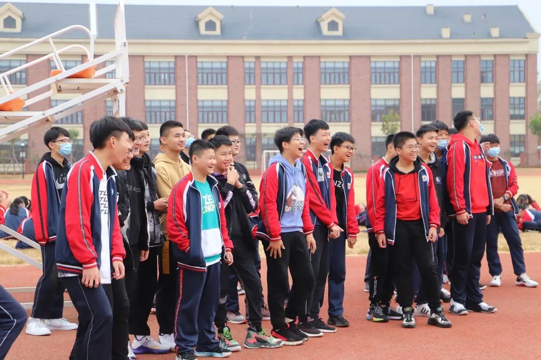 學(xué)校校服定做中的注意點(diǎn)