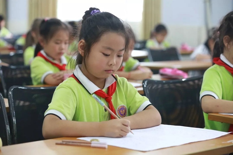 校服加工定做時應該注意的地方