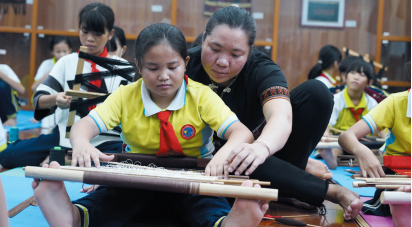 各季度廠家定做小學生校服的要點