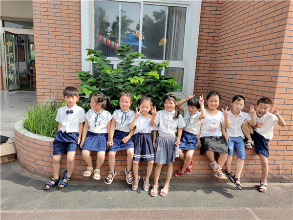 夏季怎么穿定做的校服加工定做好看？