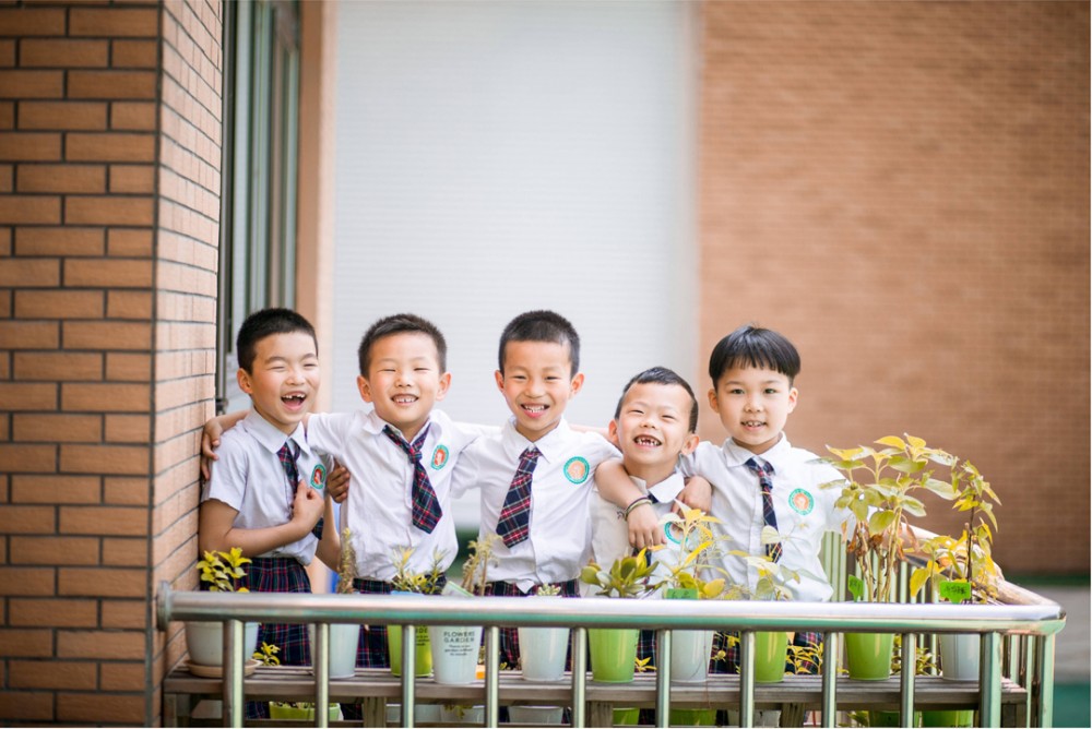 如何清洗白色學生裝校服