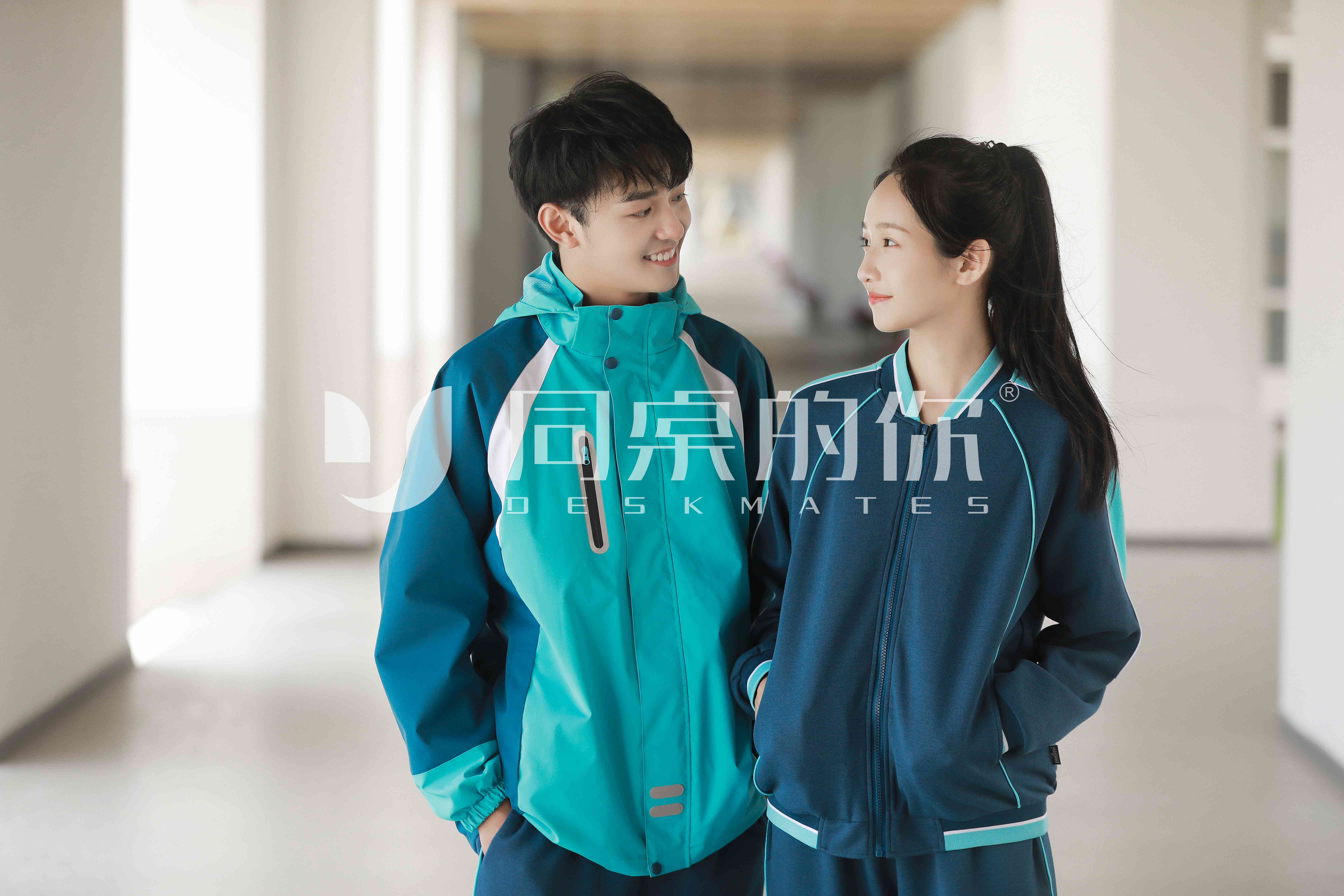 中學(xué)生校服定制如何做到科技與舒適并重，實(shí)現(xiàn)一衣多穿？