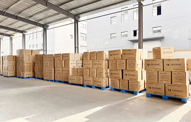 開學(xué)季，發(fā)貨忙，校服廠家如何應(yīng)對才能做到按時(shí)交貨？