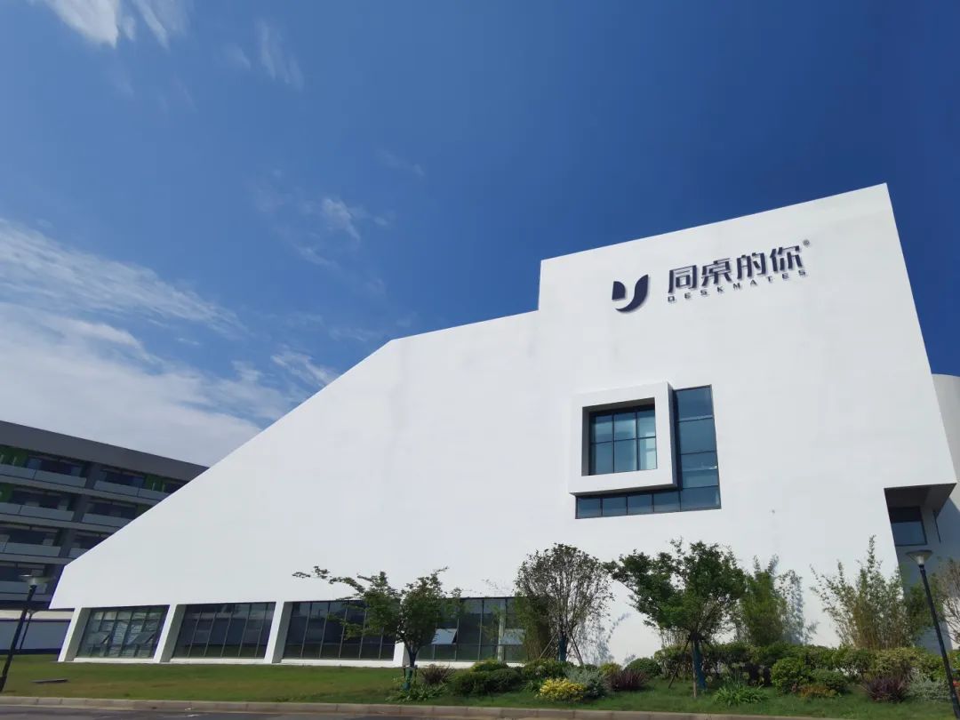 開學(xué)季，發(fā)貨忙，校服廠家如何應(yīng)對才能做到按時(shí)交貨？