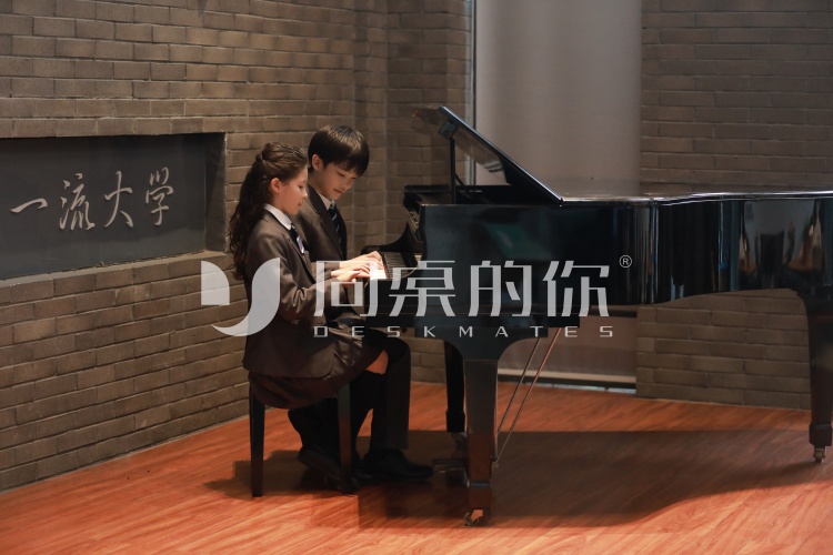 圣瀾服飾解讀秋季中小學(xué)校服定制面料選擇