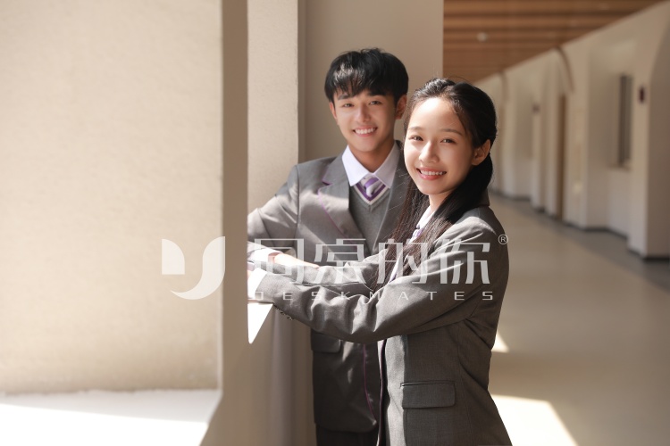 中學(xué)生校服定制：從規(guī)范管理到文化傳承的價(jià)值提升